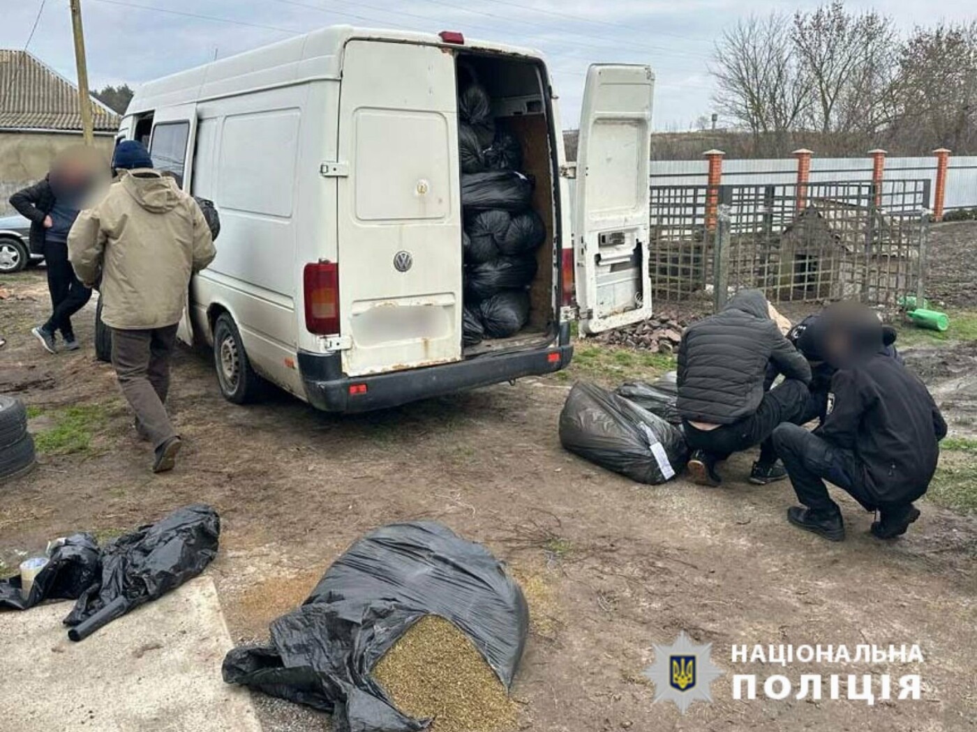 На Чернігівщині троє чоловіків організували масштабний тютюновий бізнес в «тіні»