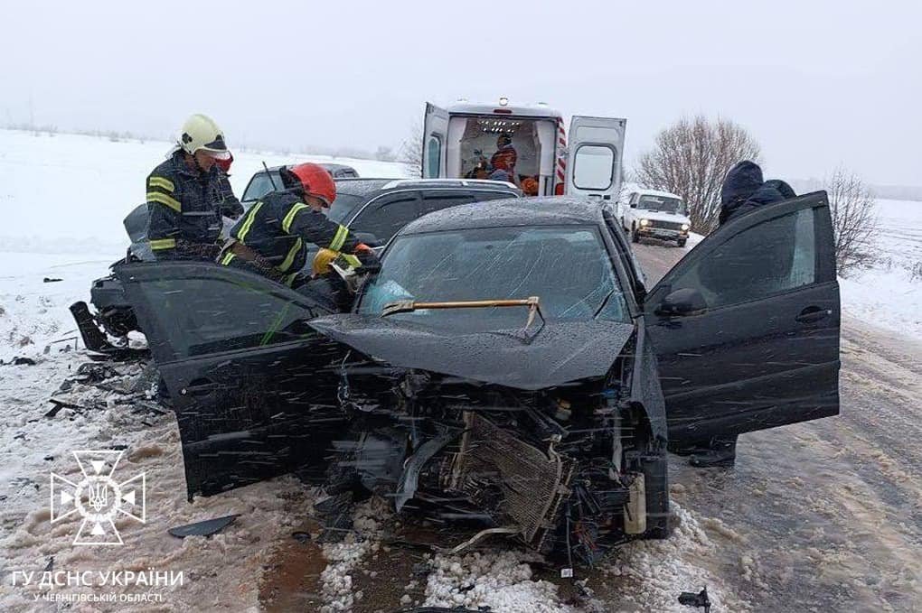 На Чернігівщині минулої доби рятувальники 16 разів залучалися до ліквідації пожеж та надання допомоги