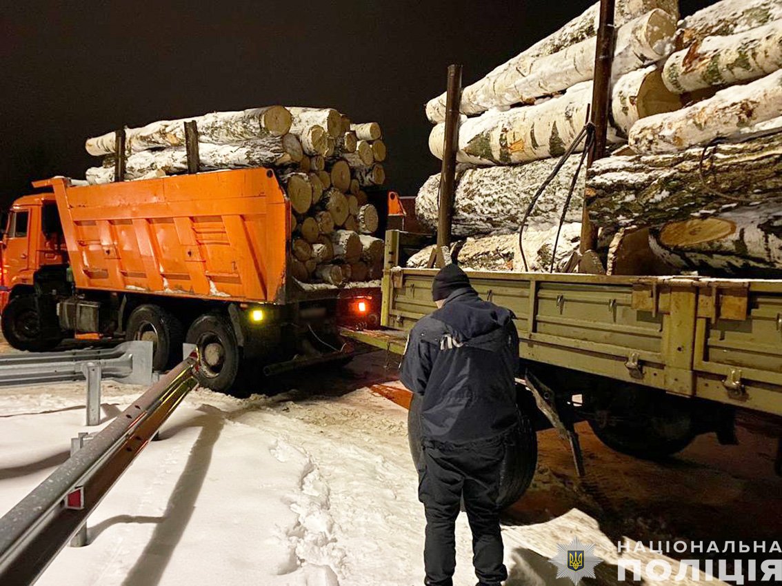 У Чернігівському районі на блокпосту вилучили «КАМАЗ» з нелегальною деревиною