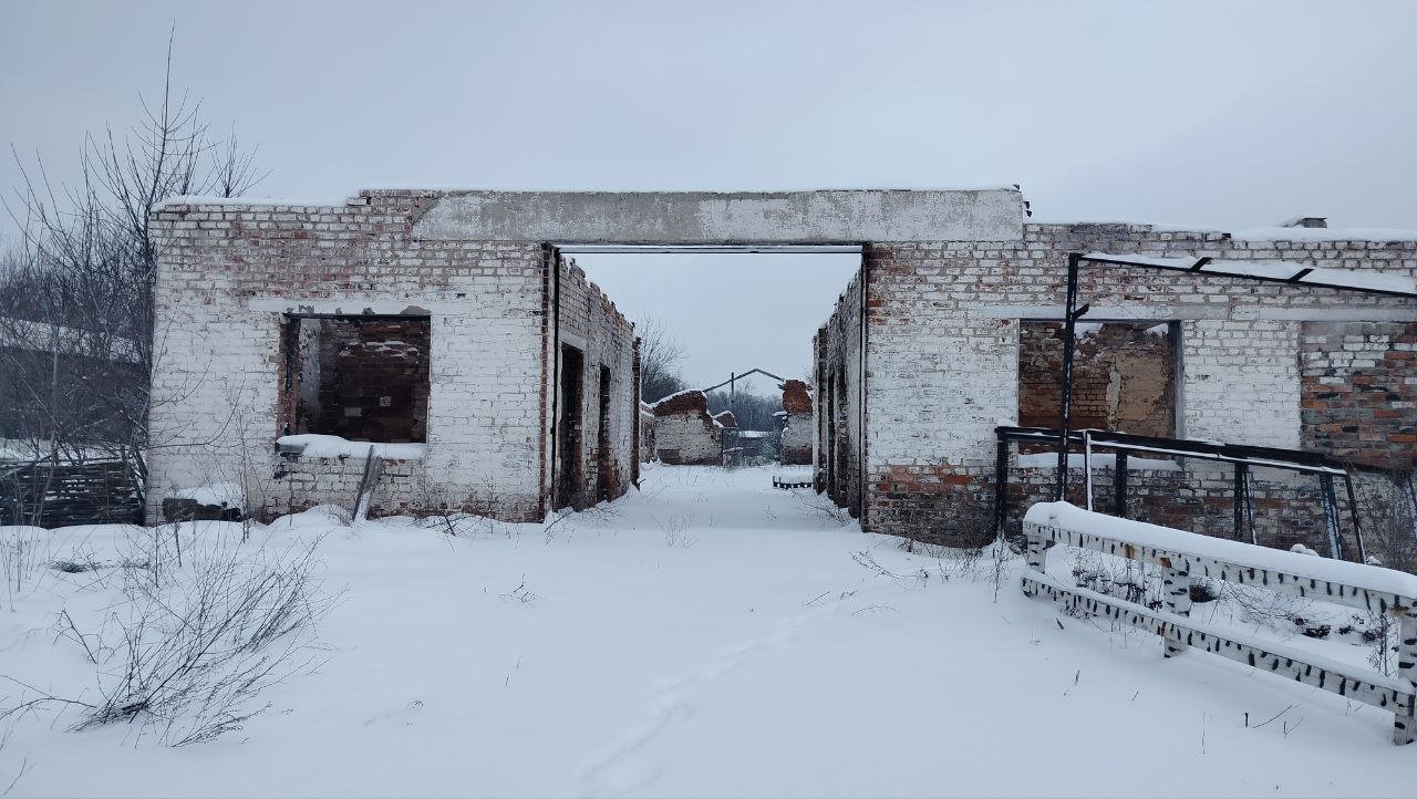 Зруйнована стайня