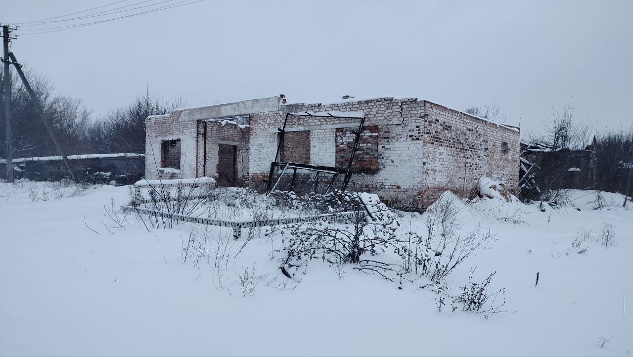 Зруйнована стайня