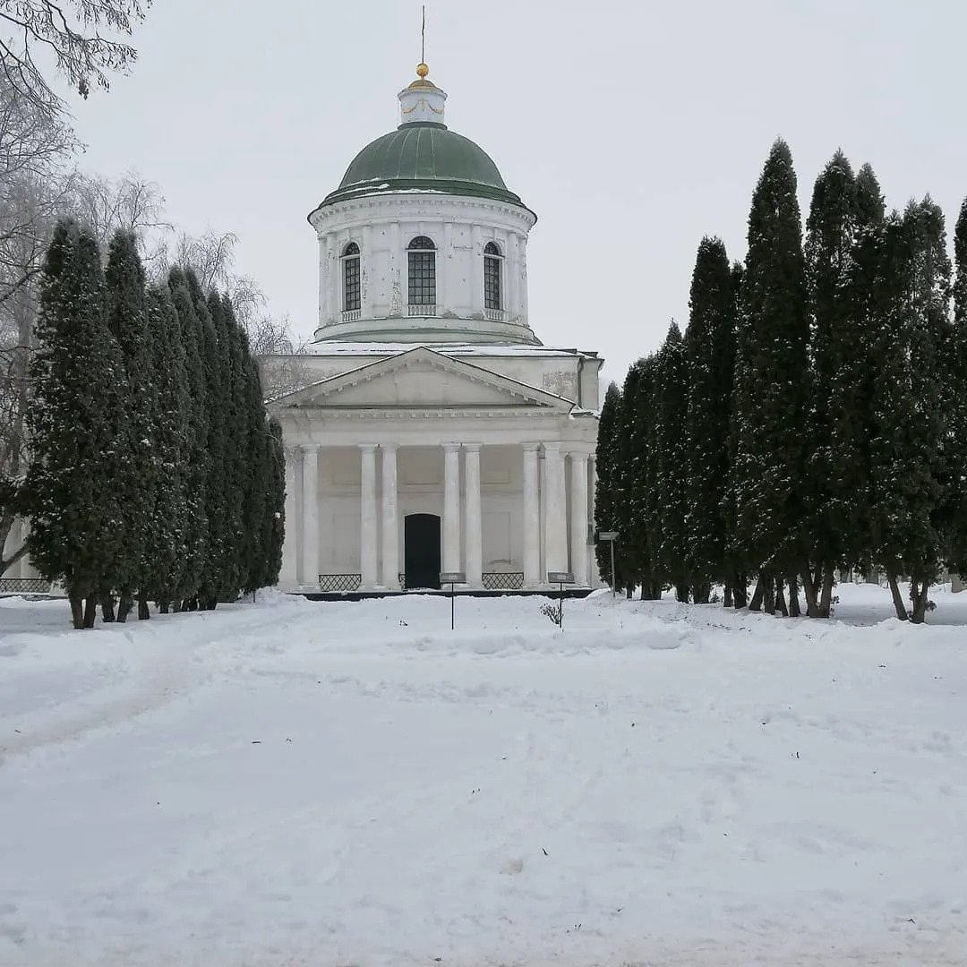 Церква побудована на місці іншої святині.