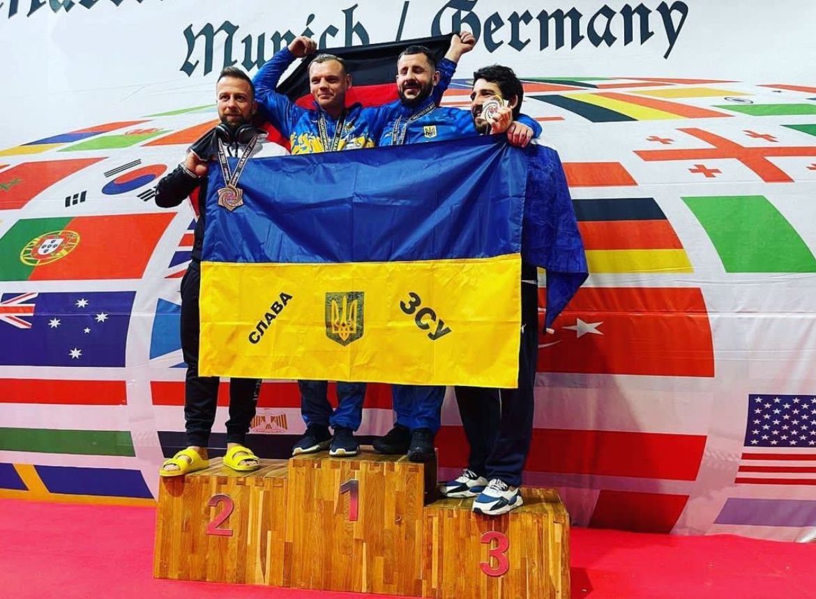 Фото: Роману вже під час служби вдавалося взяти участь у зарубіжних змаганнях