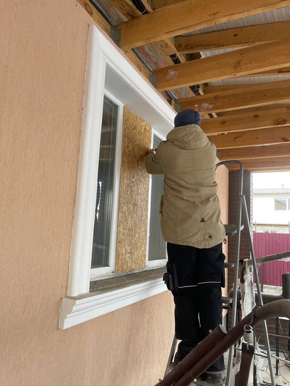 Допомога жителям пошкоджених будинків