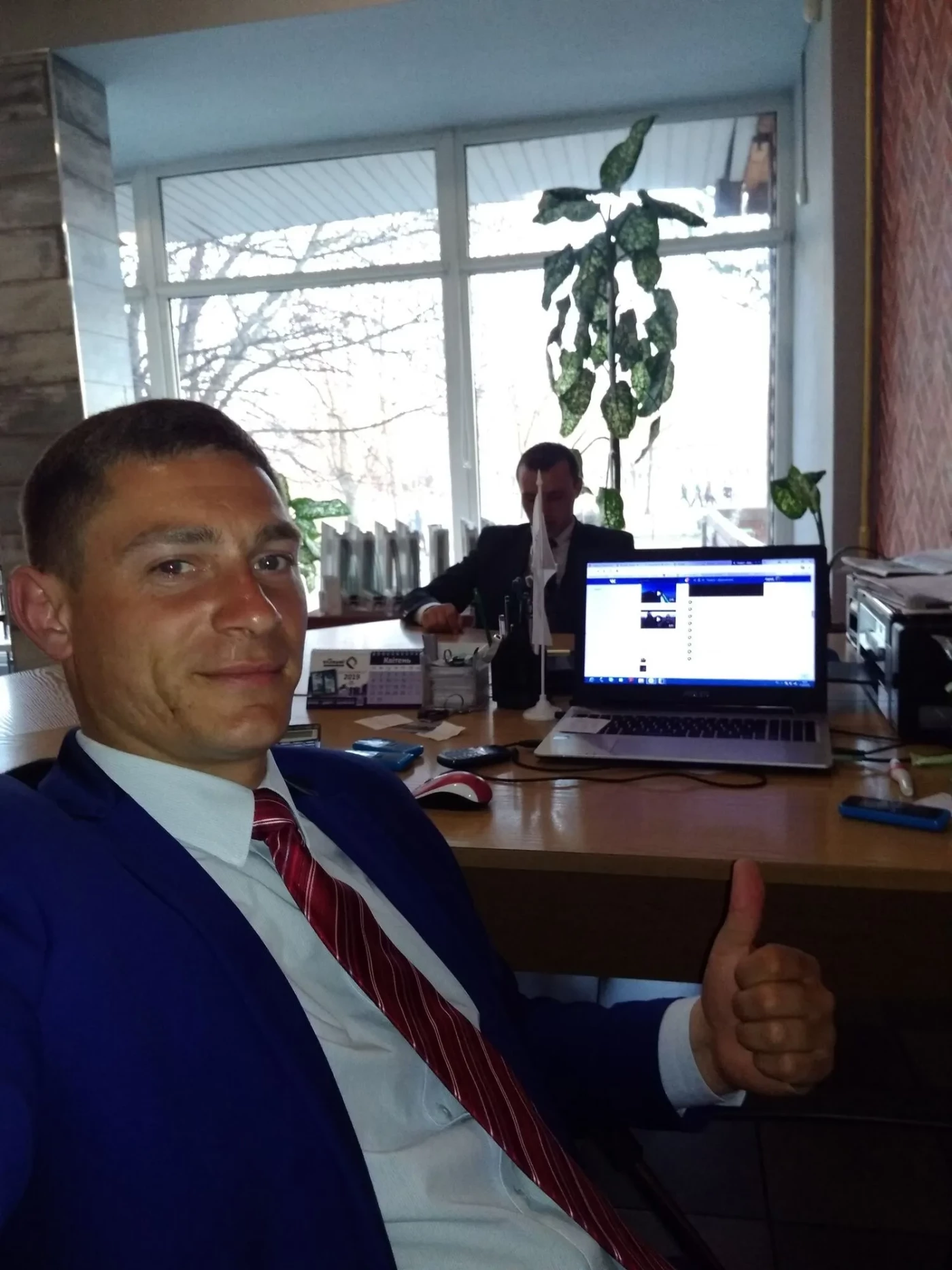 Максим займався продажами. Джерело: ВК Максима Твердохліба