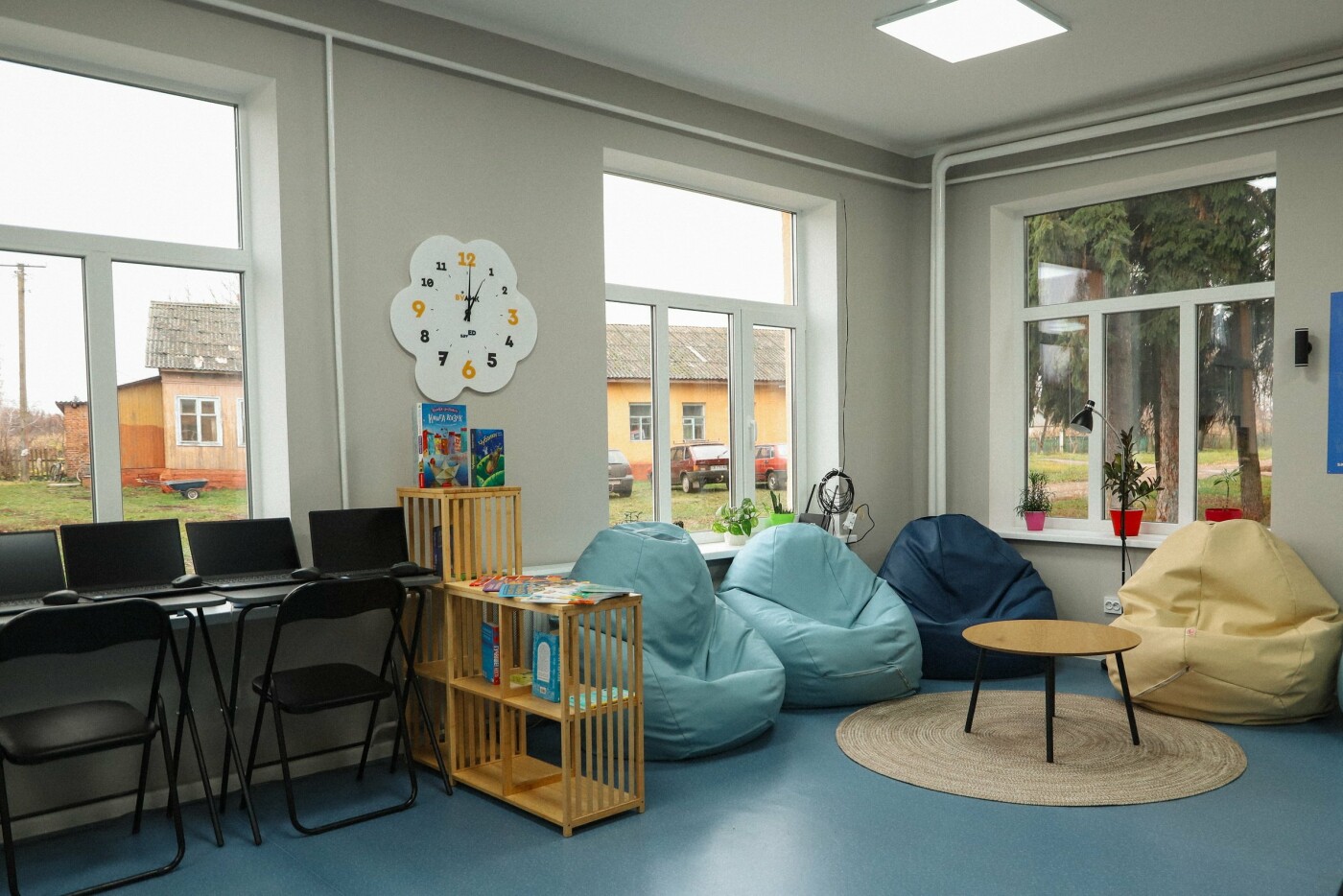 Освітній простір в Мені