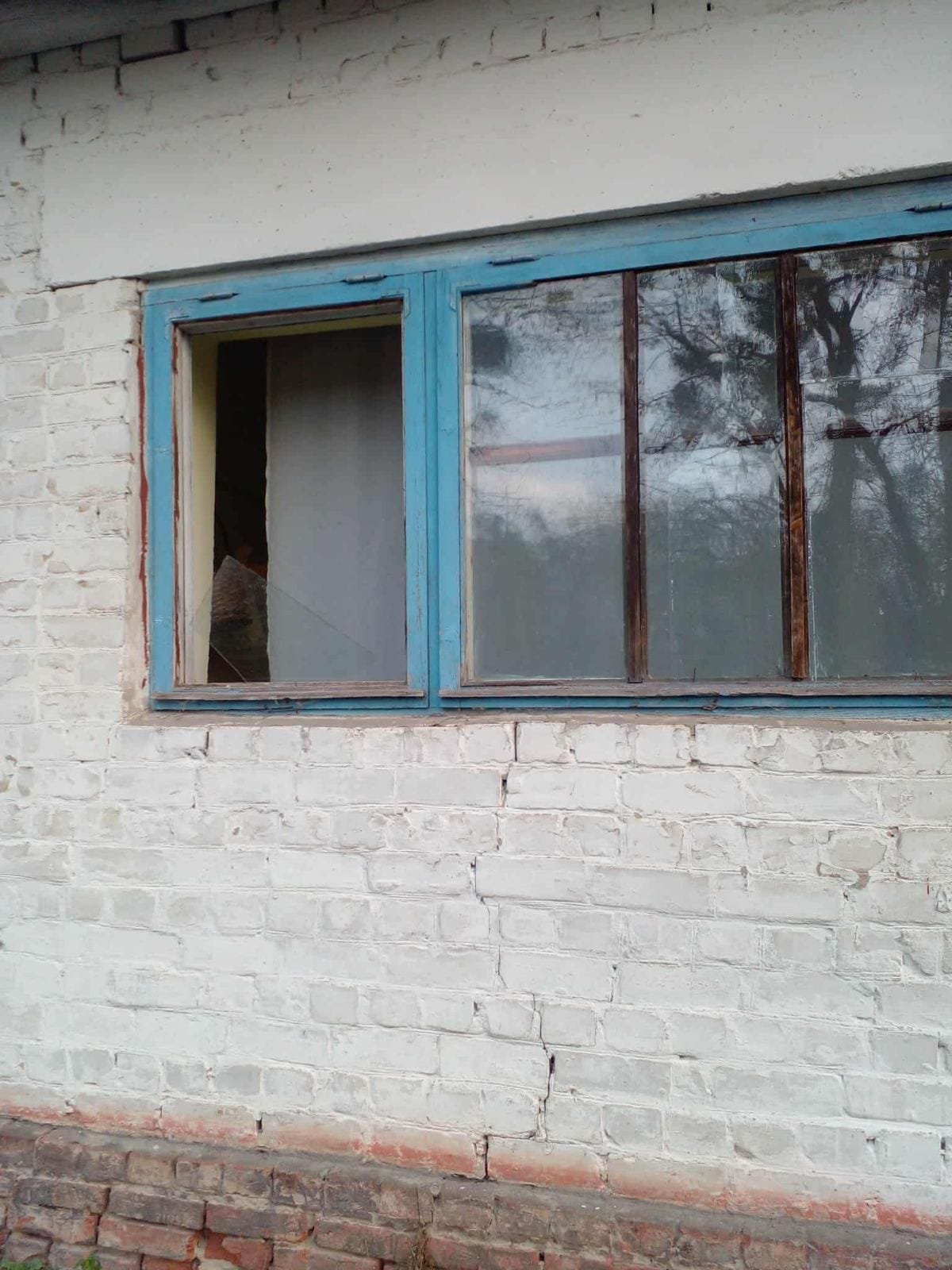 Пошкоджені вікна в садибі Лизогубів