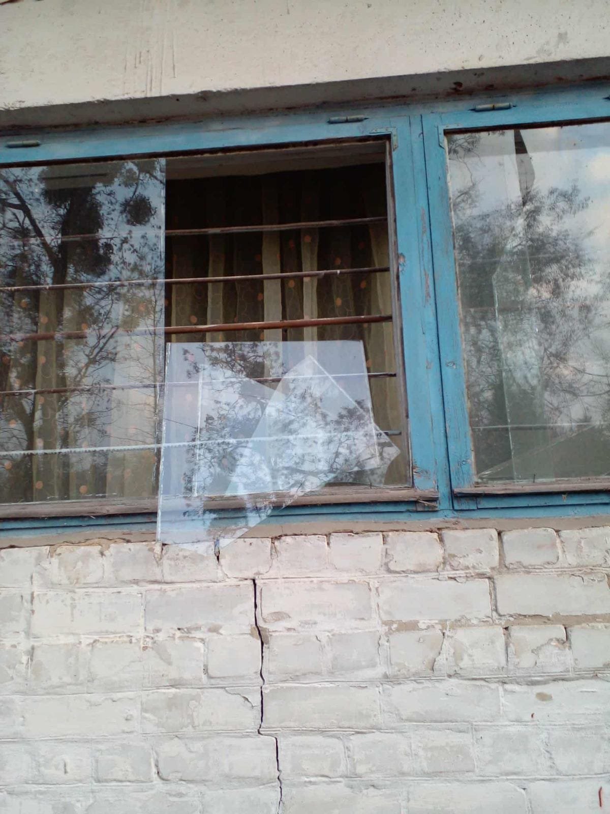 Пошкоджені вікна в садибі Лизогубів