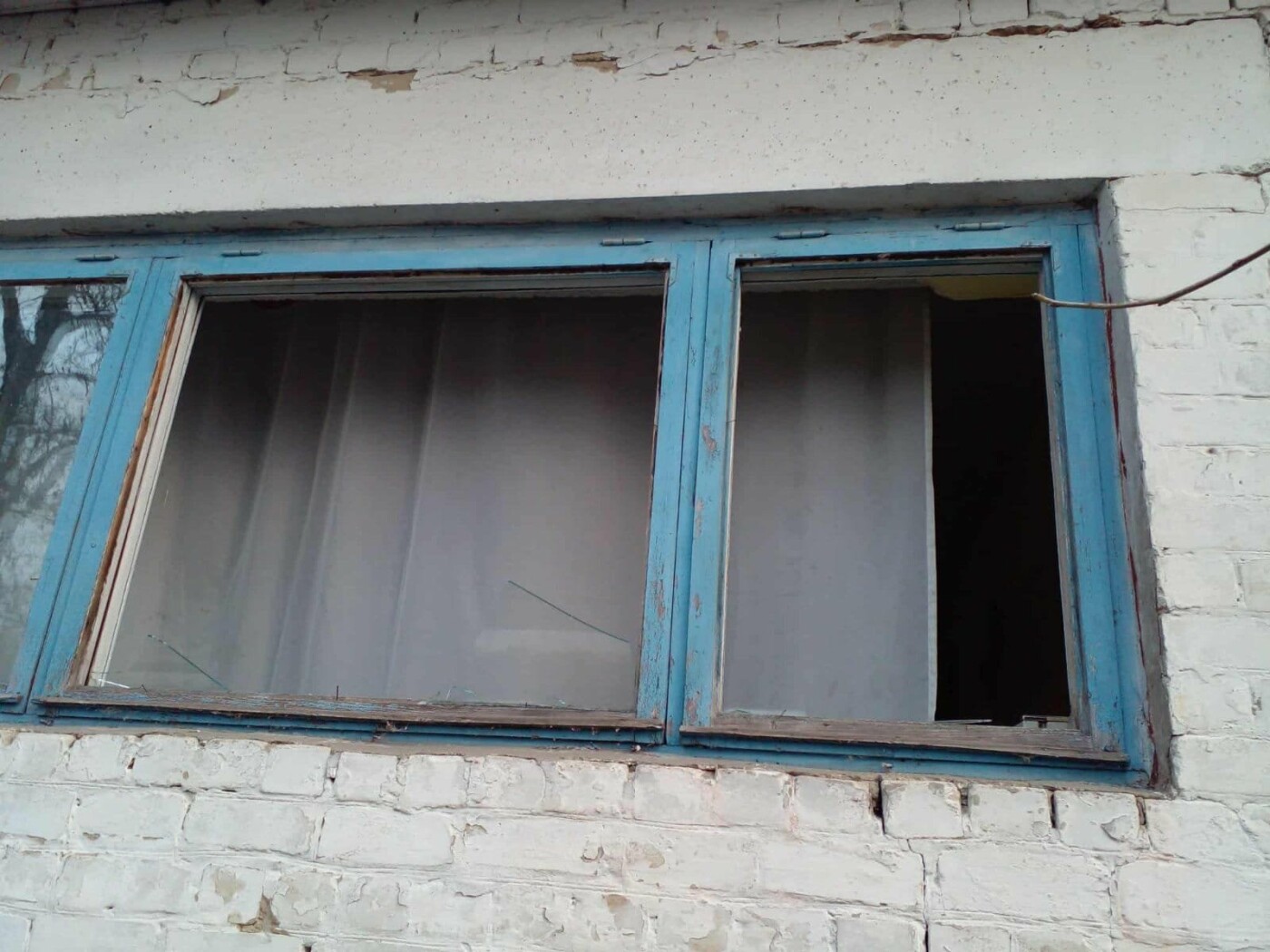 Пошкоджені вікна в садибі Лизогубів