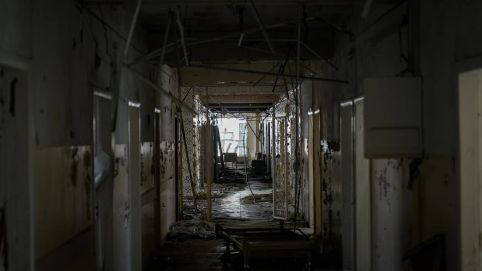 Пошкоджений кардіоцентр у Чернігові після російської атаки у 2022 році. Фото Суспільне Чернігів: Максим Кішка