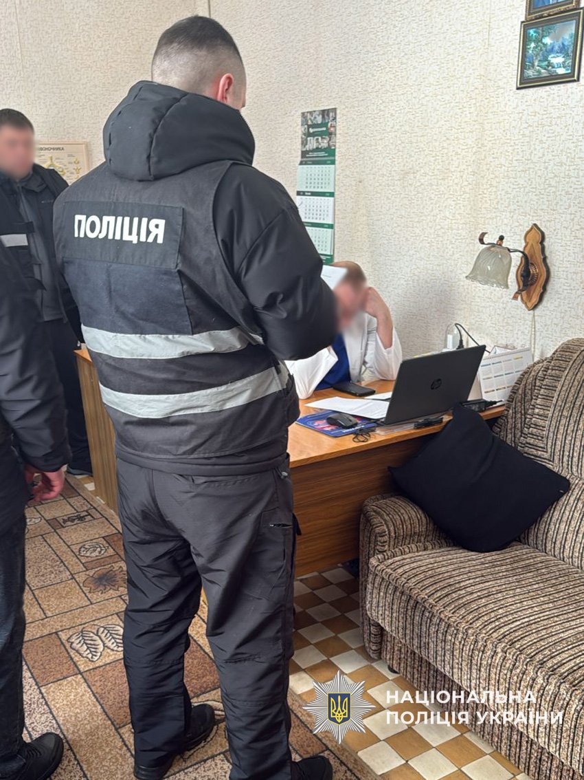 На Чернігівщині член ВЛК за 21 500 гривень визнавав ухилянтів непридатними: його затримали, фото-1