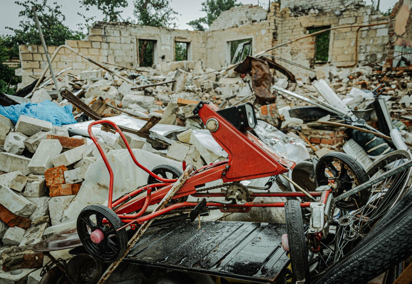 Розбір завалів у сім'ї Рудих