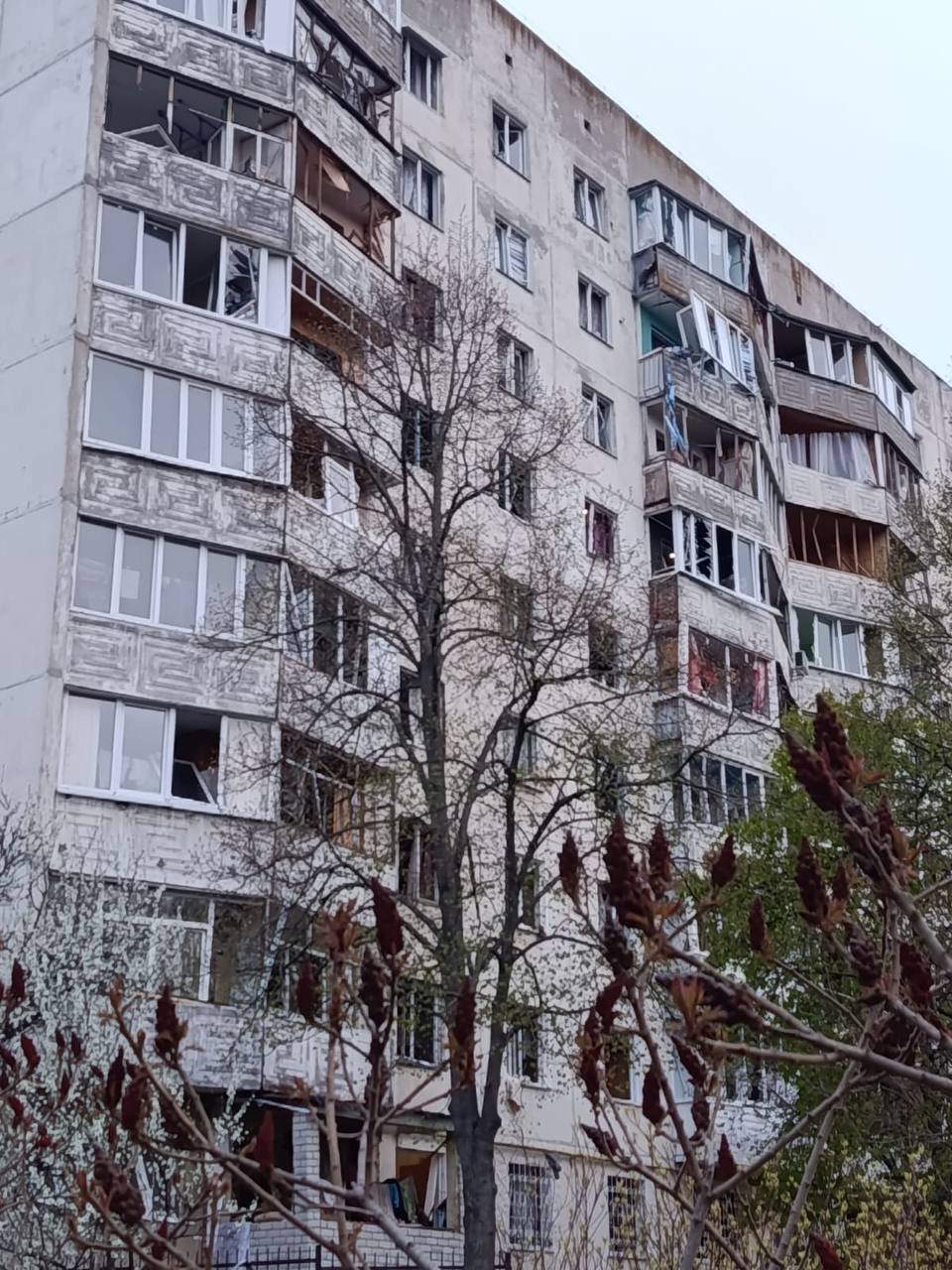 Пошкоджена багатоповерхівка