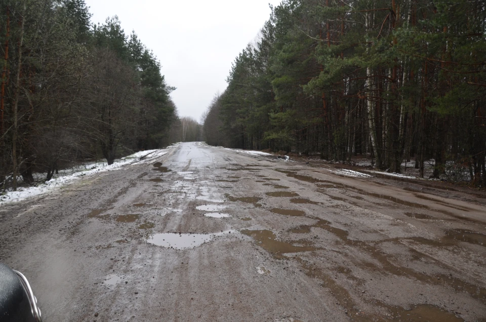 7 км до Жадового – суцільні ями. Фото Наталії Найдюк