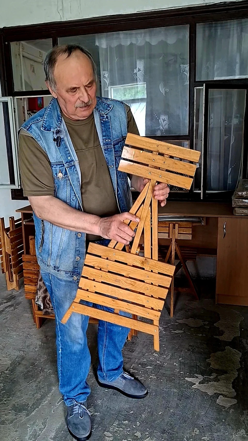 Стілець 