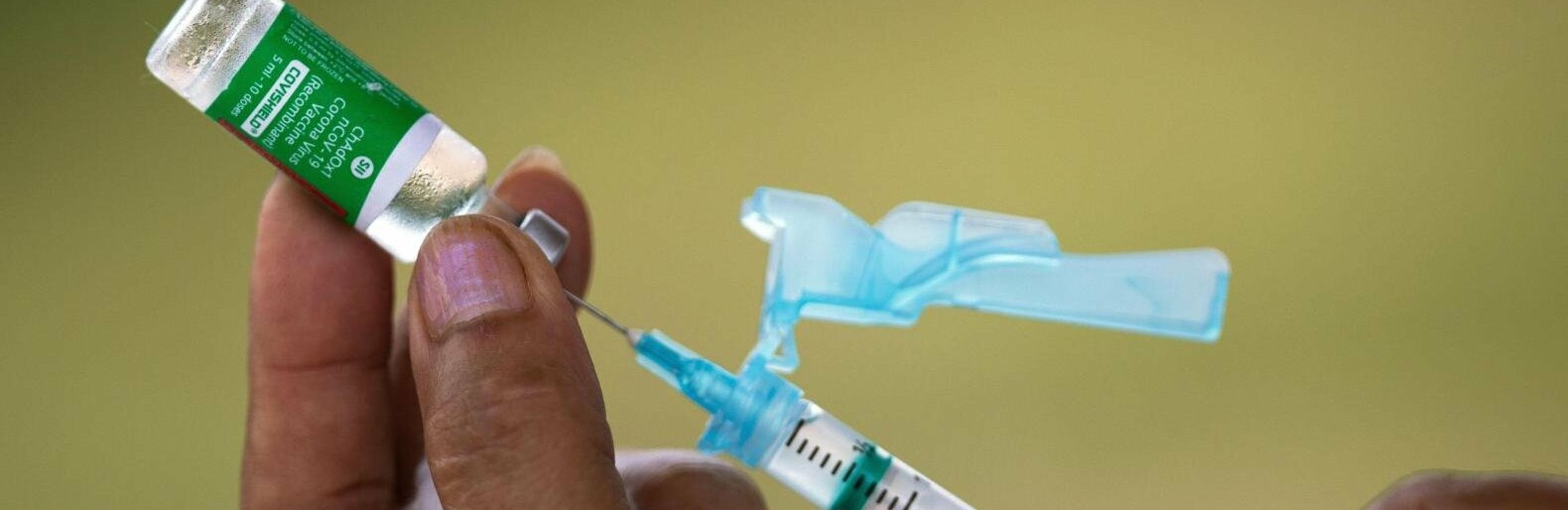Вакцинація від COVID-19. Відстань між дозами збільшили до 12 тижнів