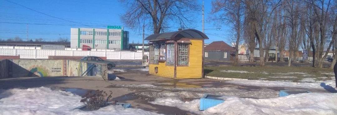 У Чернігові знесуть 11 старих кіосків на зупинках